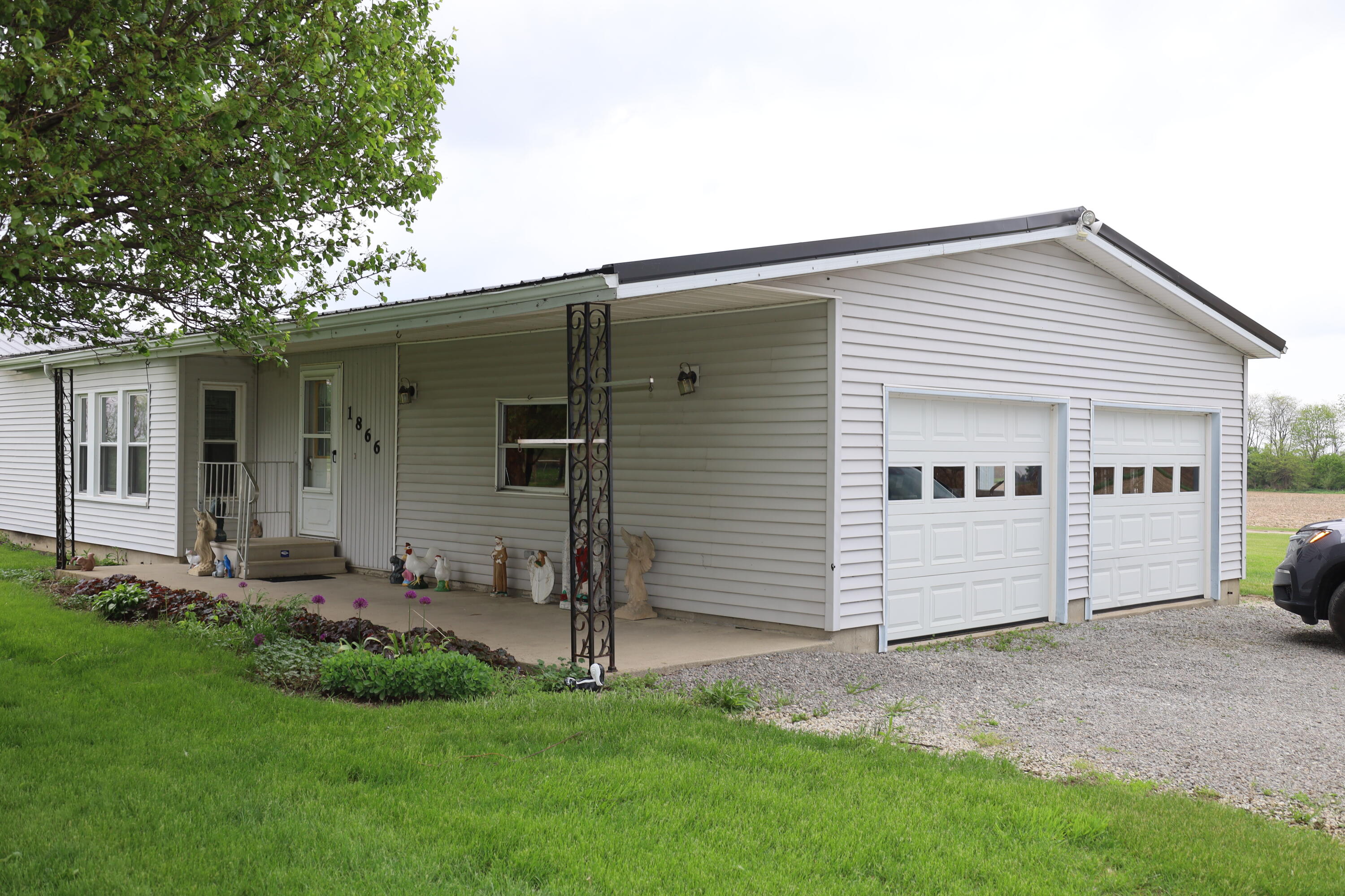 1866 Township Line Road St. Henry, OH 45883 - Photo 4 of 72 IMG_8135