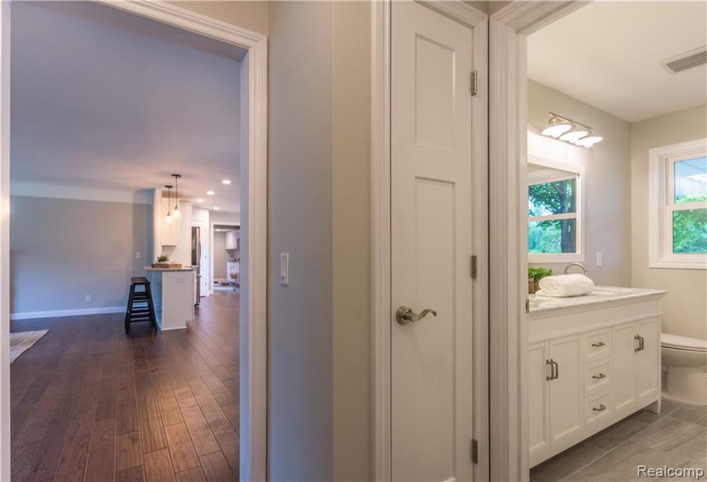 77 Randolph Road Rochester Hills, MI 48309 - Photo 17 of 32