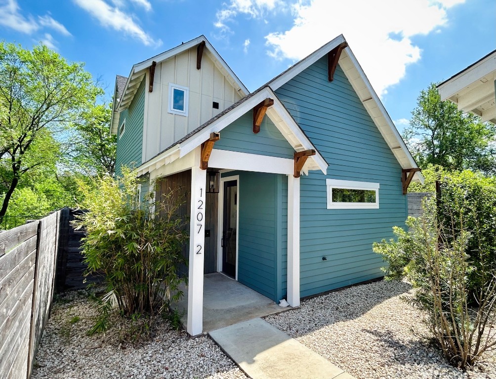 1207 Luna Street, Unit 2 Austin, TX 78721 - Photo 1 of 1 Gallery Image 1
