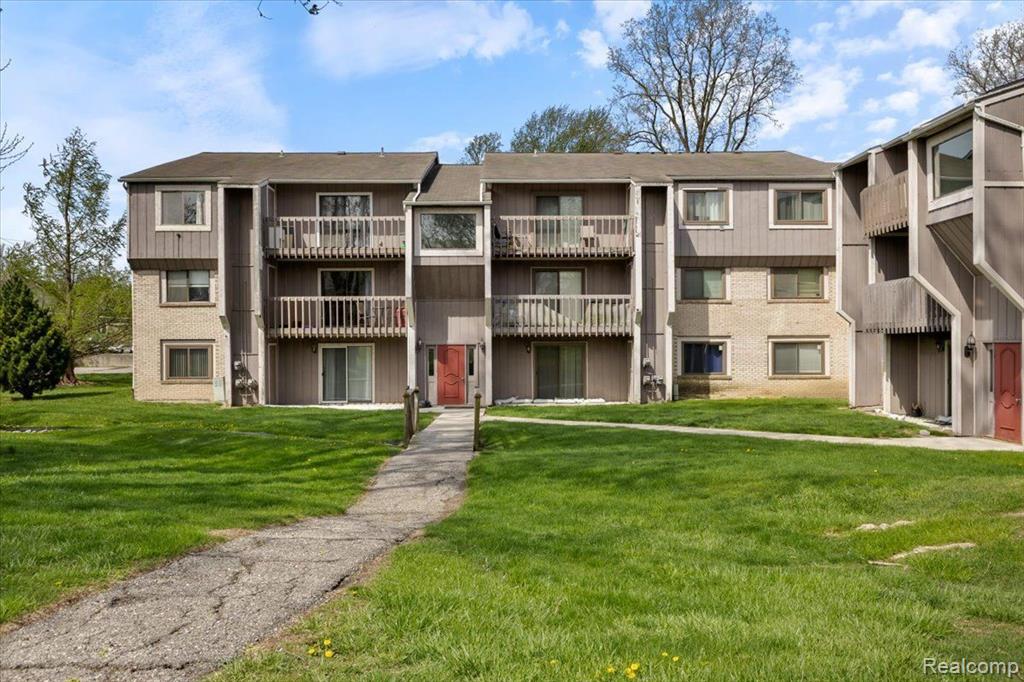 29890 West 12 Mile Road, Unit 902 Farmington, MI 48334 - Photo 22 of 27