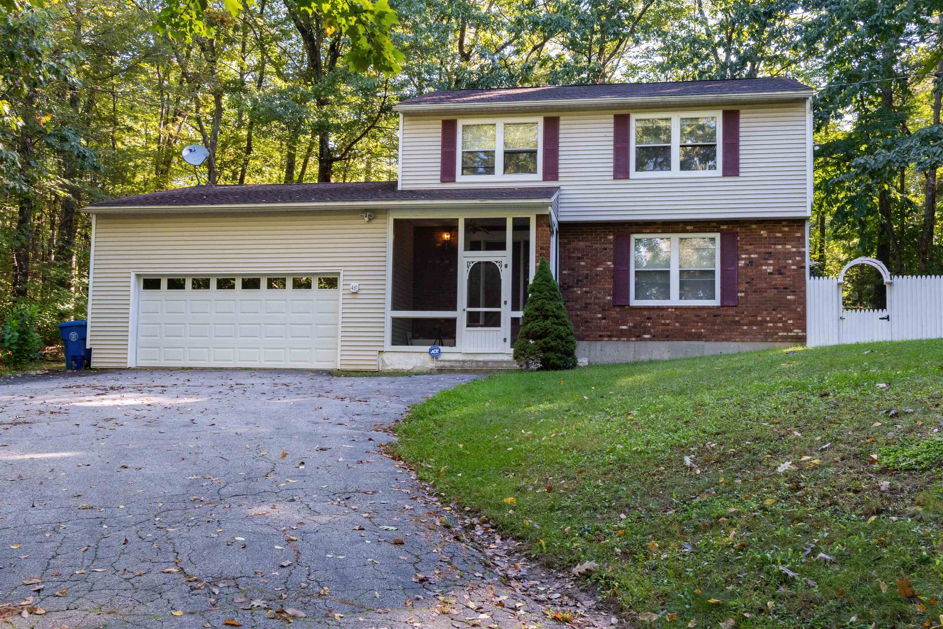 48 Mammoth Road Londonderry, NH 03053 - Photo 1 of 37