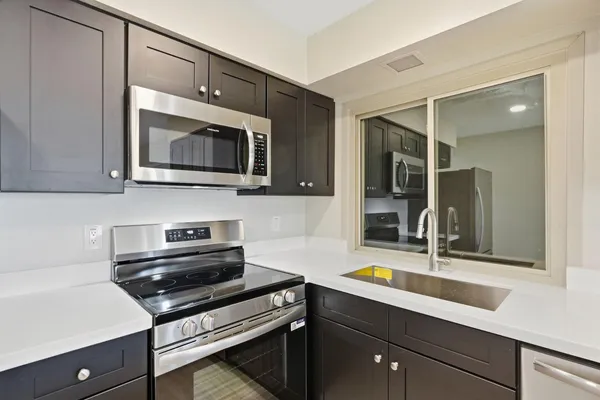 $1,900 | 3743 West Acoma Drive, Phoenix, AZ 85053