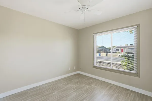 $1,900 | 3743 West Acoma Drive, Phoenix, AZ 85053