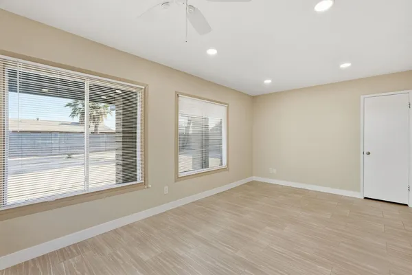 $1,900 | 3743 West Acoma Drive, Phoenix, AZ 85053