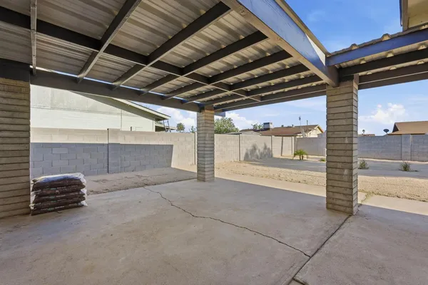 $1,900 | 3743 West Acoma Drive, Phoenix, AZ 85053