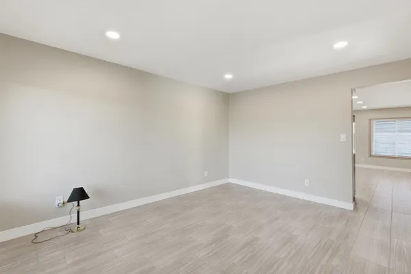 $1,900 | 3743 West Acoma Drive, Phoenix, AZ 85053