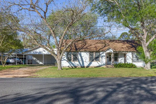 $220,000 | 1014 South Madison Street, La Grange, TX 78945