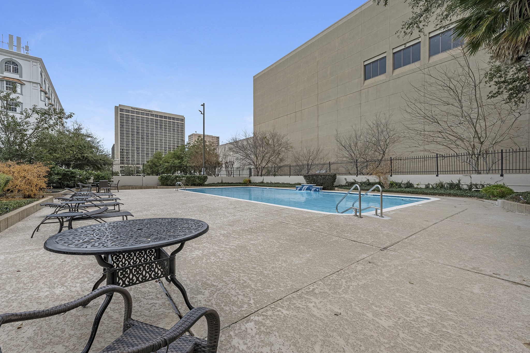 5150 Hidalgo Street, Unit 805 Houston, TX 77056 - Photo 28 of 31 Community pool available for residents.