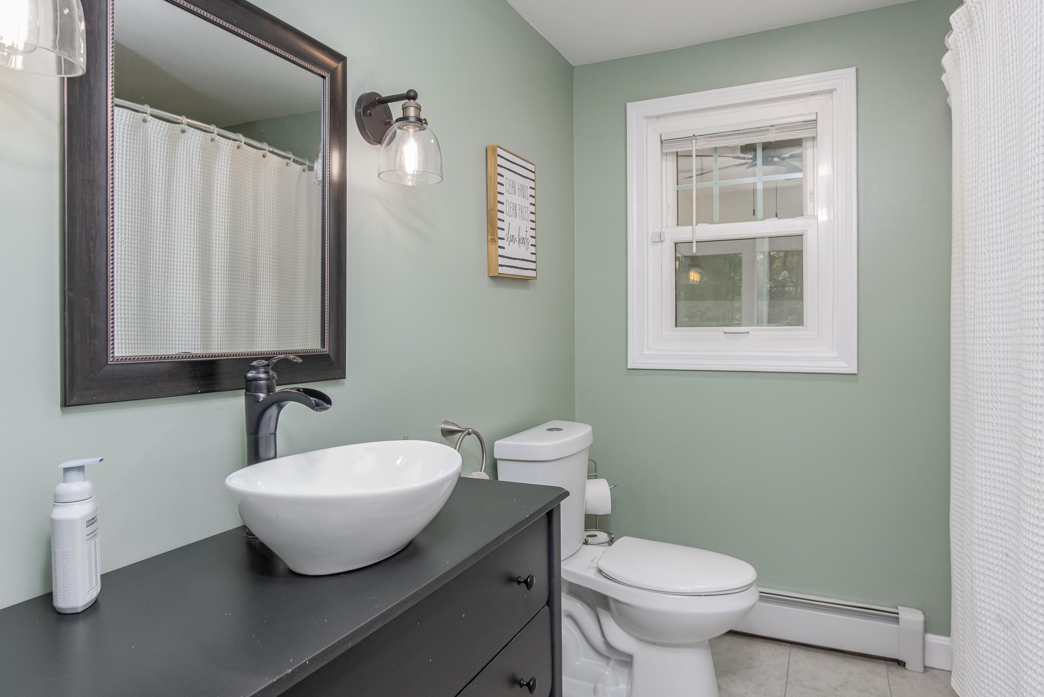 68 Benjamin Street Manchester, NH 03109 - Photo 14 of 37