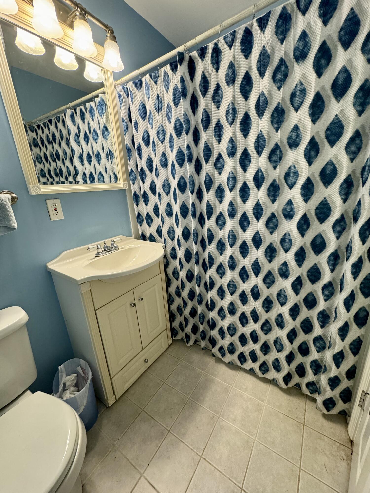 66 Randolph Drive Bangor, ME 04401 - Photo 23 of 42 Full Bathroom