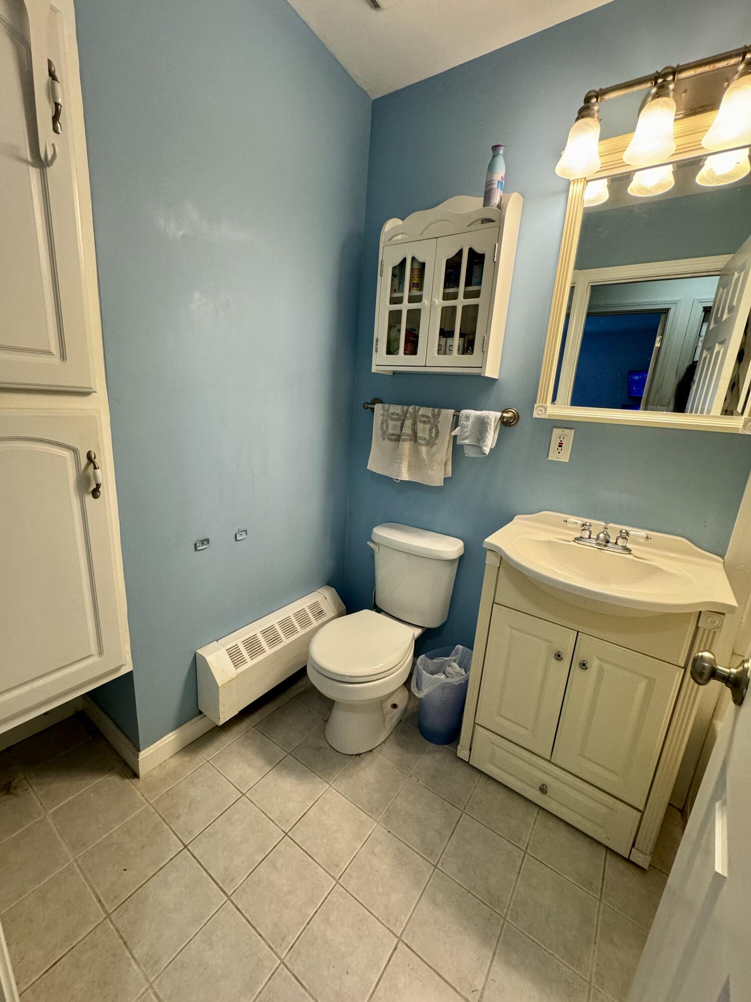 66 Randolph Drive Bangor, ME 04401 - Photo 25 of 42 Full Bathroom