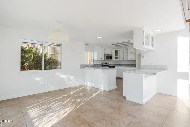 $1,599,000 | 5124 Beachcomber Street, Oxnard, CA 93035