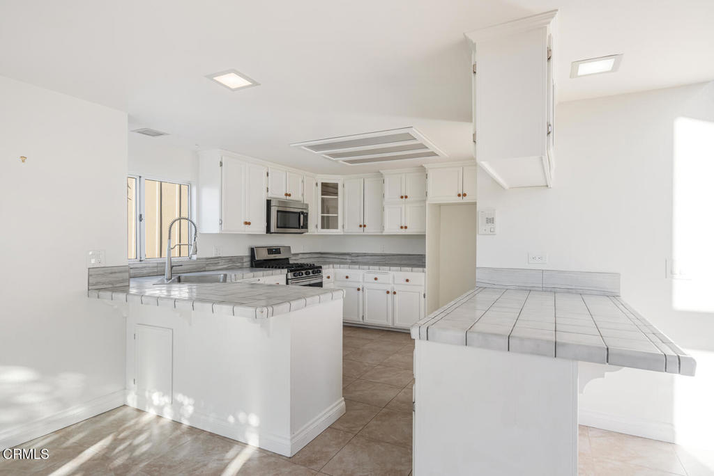 5124 Beachcomber Street Oxnard, CA 93035 - Photo 14 of 42