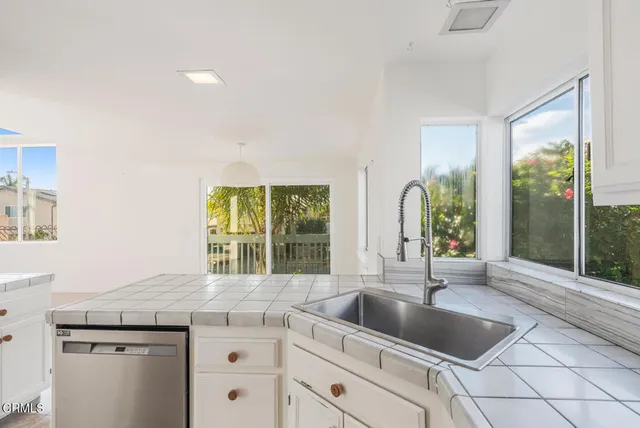 $1,599,000 | 5124 Beachcomber Street, Oxnard, CA 93035