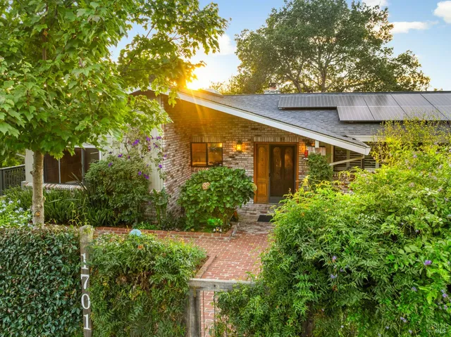 $1,550,000 | 1701 Meek Avenue, Napa, CA 94559