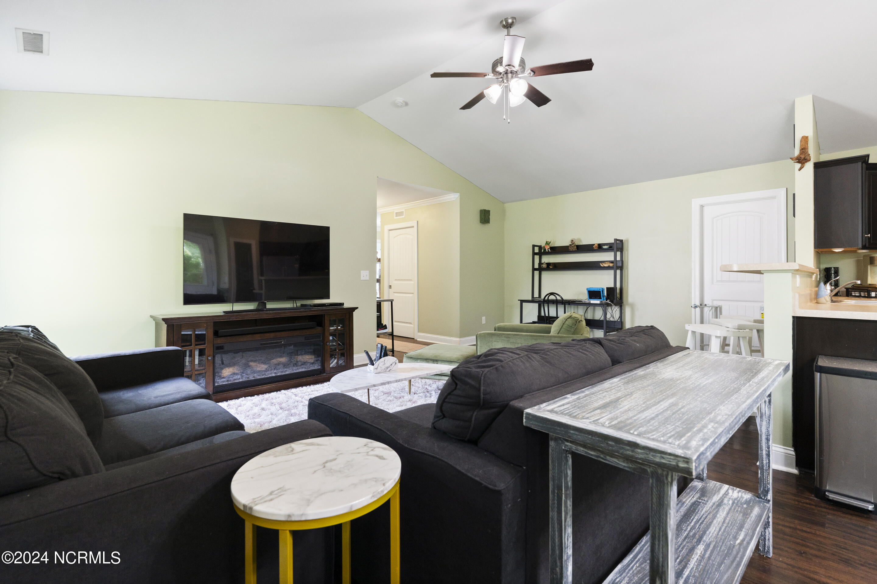 9072 Arden Road Northeast Leland, NC 28451 - Photo 12 of 41 Living room 1