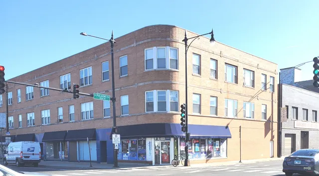 $995 | 3957 West Irving Park Road, Unit 304, Chicago, IL 60618