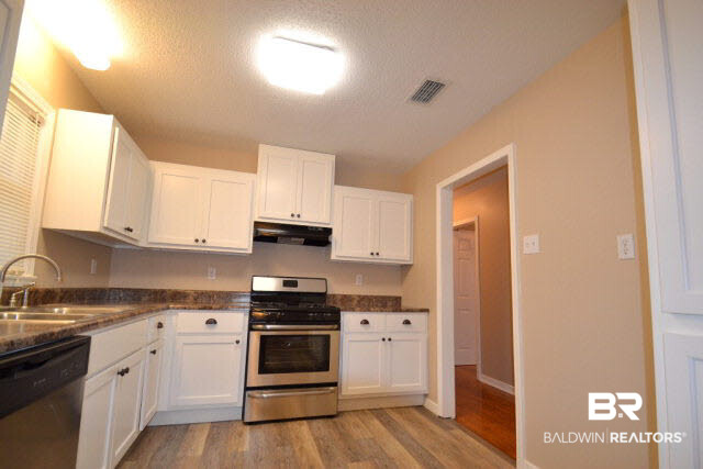5417 Colonial Oaks Drive Mobile, AL 36618 - Photo 4 of 17