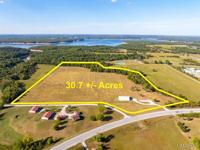 $569,000 | 22587 Hwy J, Perry, MO 63462