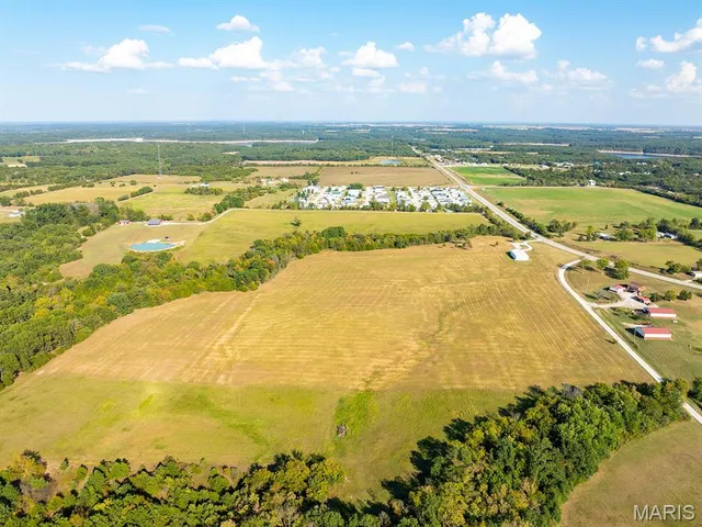 $569,000 | 22587 Hwy J, Perry, MO 63462