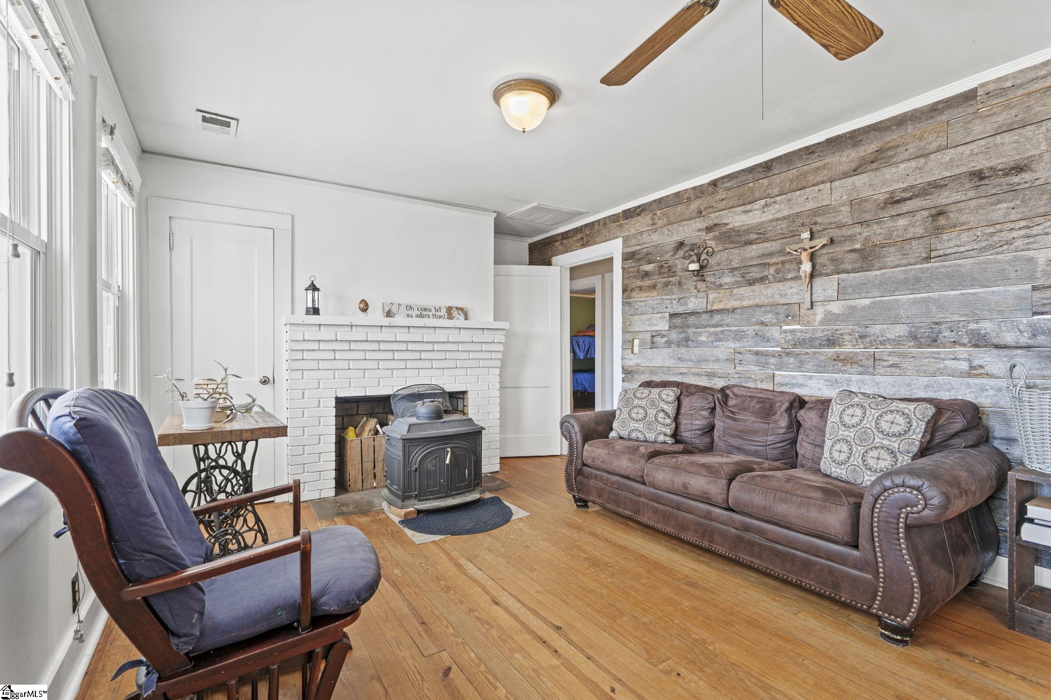 111 Fairview Church Road Fountain Inn, SC 29644 - Photo 4 of 45