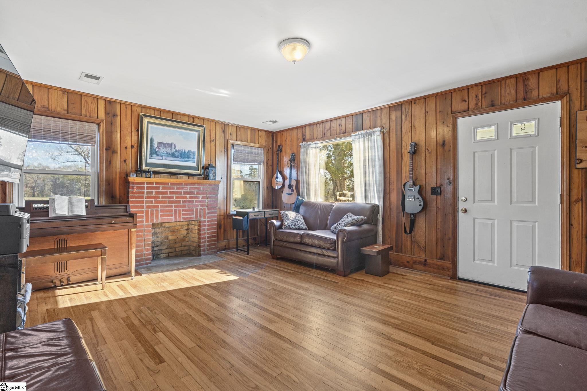 111 Fairview Church Road Fountain Inn, SC 29644 - Photo 6 of 45