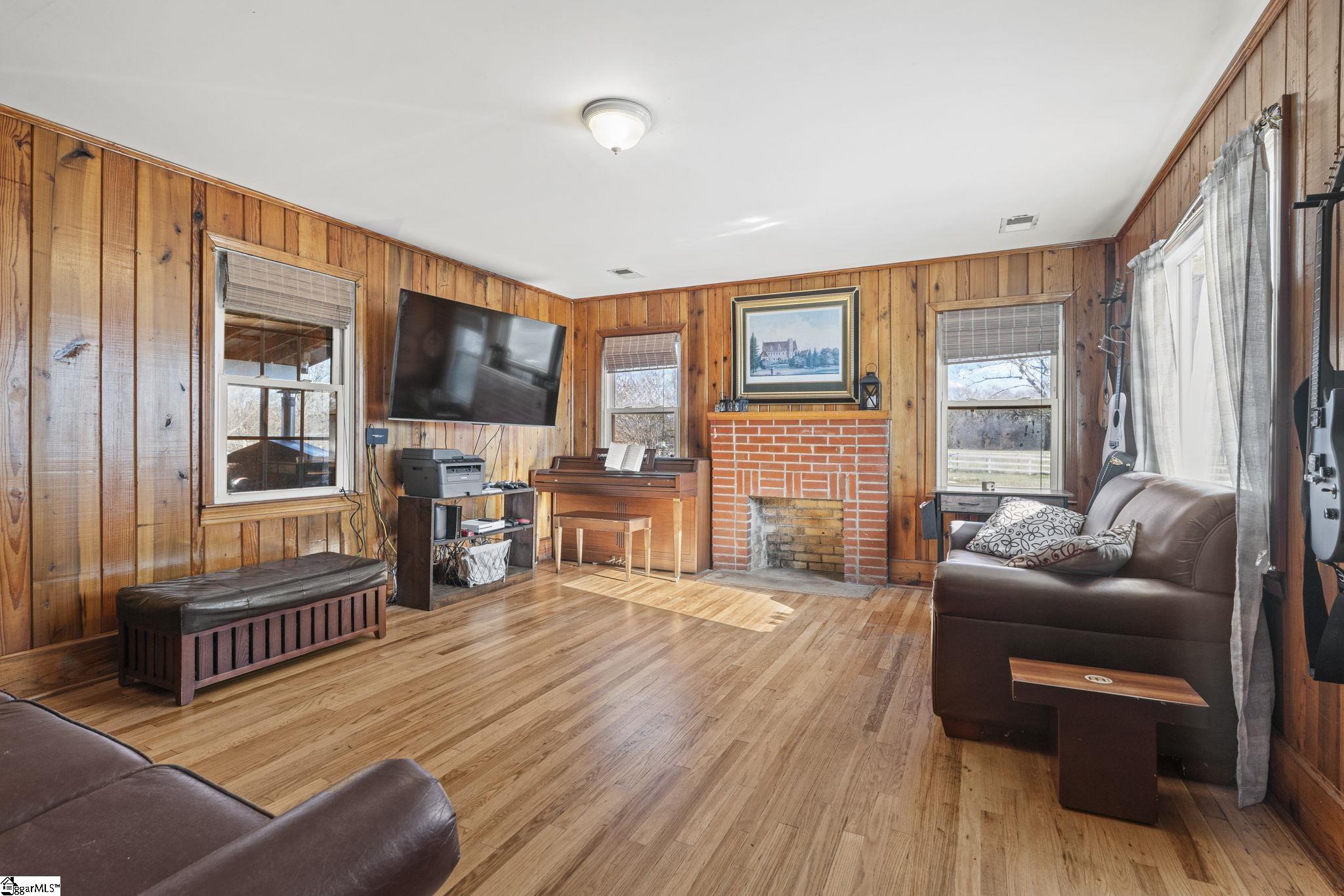 111 Fairview Church Road Fountain Inn, SC 29644 - Photo 8 of 45