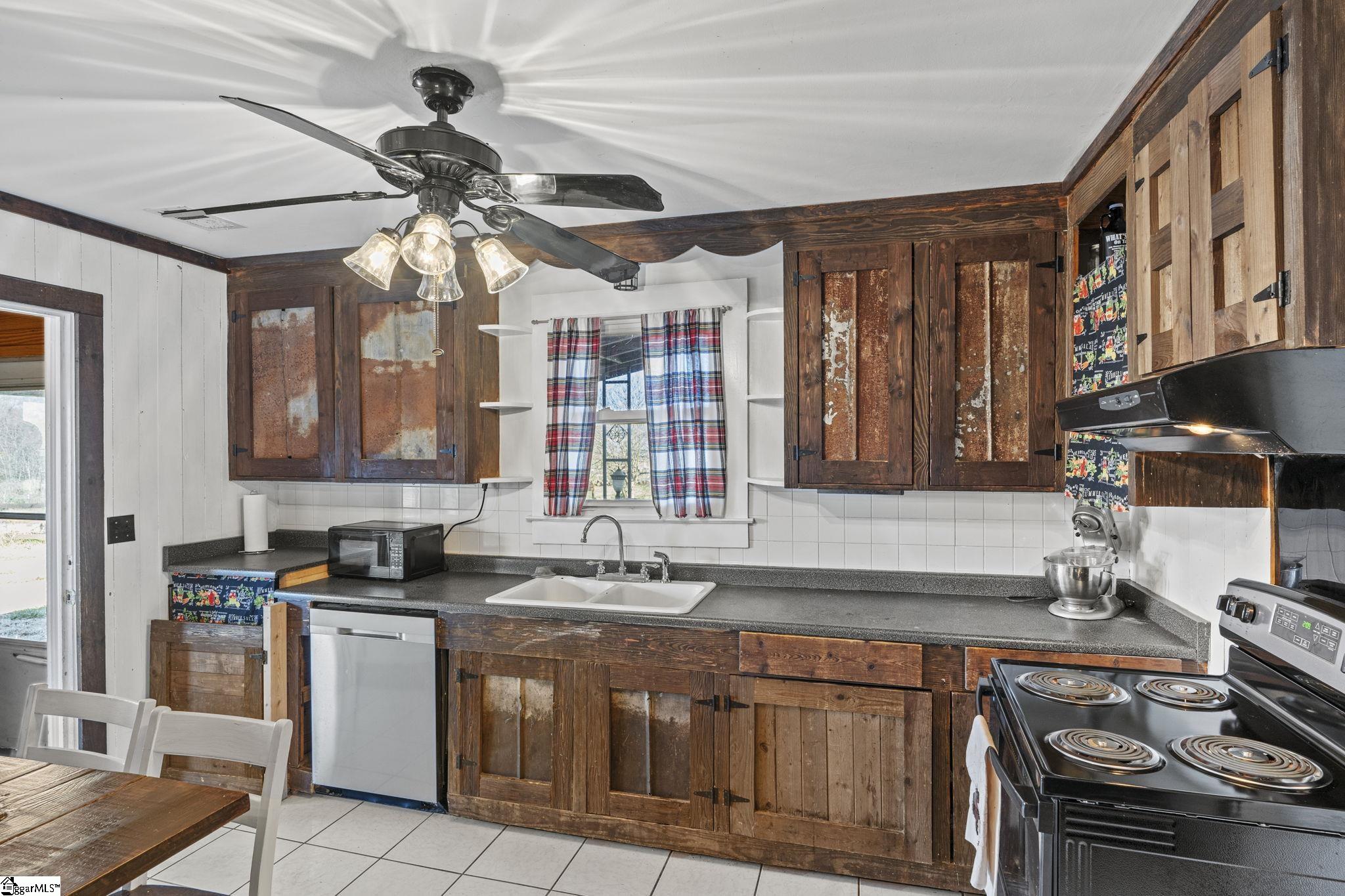 111 Fairview Church Road Fountain Inn, SC 29644 - Photo 9 of 45