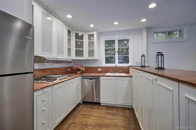 $1,225,000 | 93 Circuit Road, Tuxedo Park, NY 10987