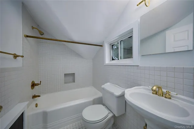 $1,225,000 | 93 Circuit Road, Tuxedo Park, NY 10987