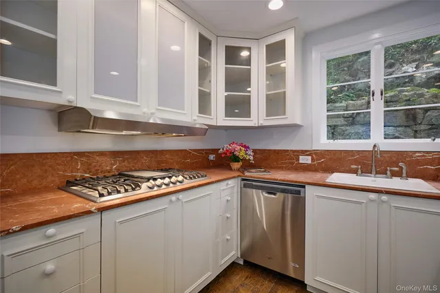 $1,225,000 | 93 Circuit Road, Tuxedo Park, NY 10987