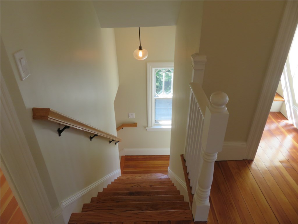 56 Chiswick Road Cranston, RI 02905 - Photo 17 of 35