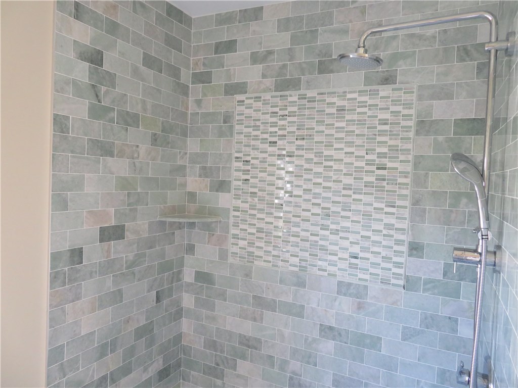 56 Chiswick Road Cranston, RI 02905 - Photo 21 of 35