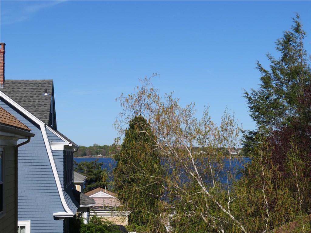 56 Chiswick Road Cranston, RI 02905 - Photo 25 of 35