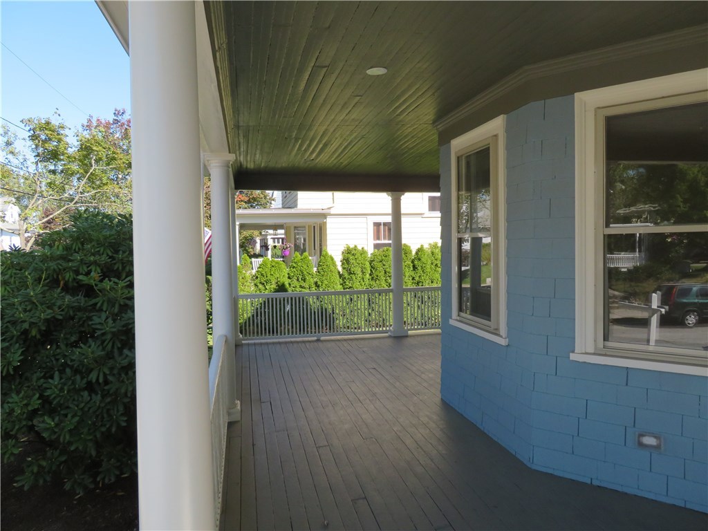 56 Chiswick Road Cranston, RI 02905 - Photo 3 of 35