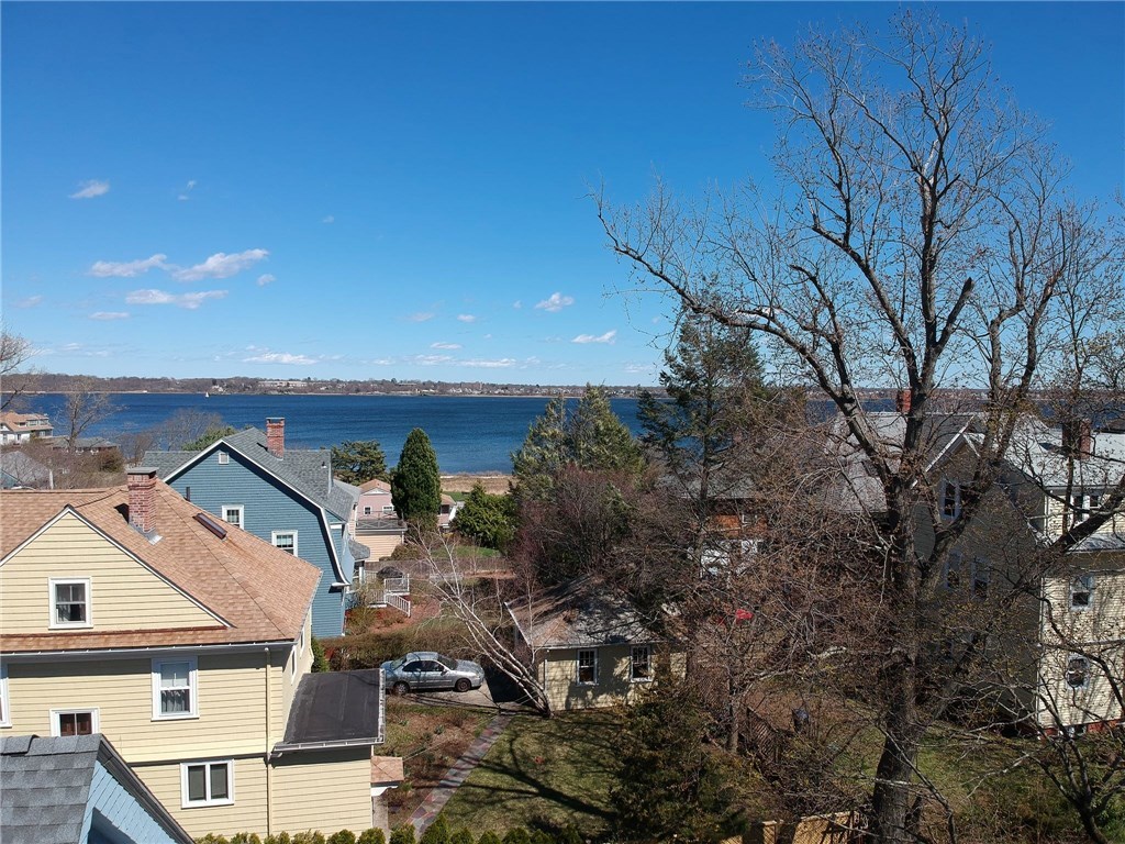 56 Chiswick Road Cranston, RI 02905 - Photo 5 of 35
