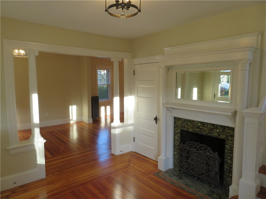 56 Chiswick Road Cranston, RI 02905 - Photo 8 of 35