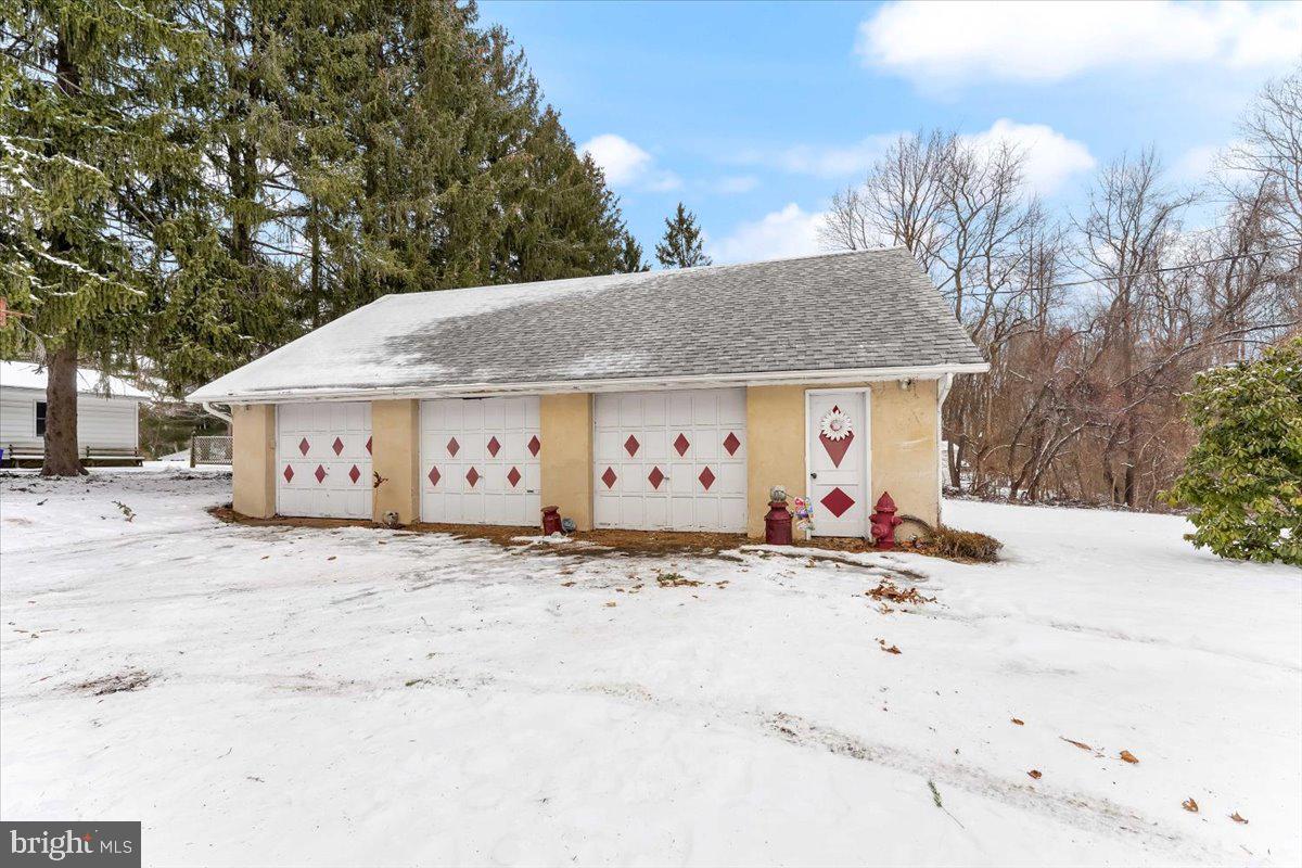 1752 Bethel Road Garnet Valley, PA 19060 - Photo 28 of 34 3 Car Detached Garage