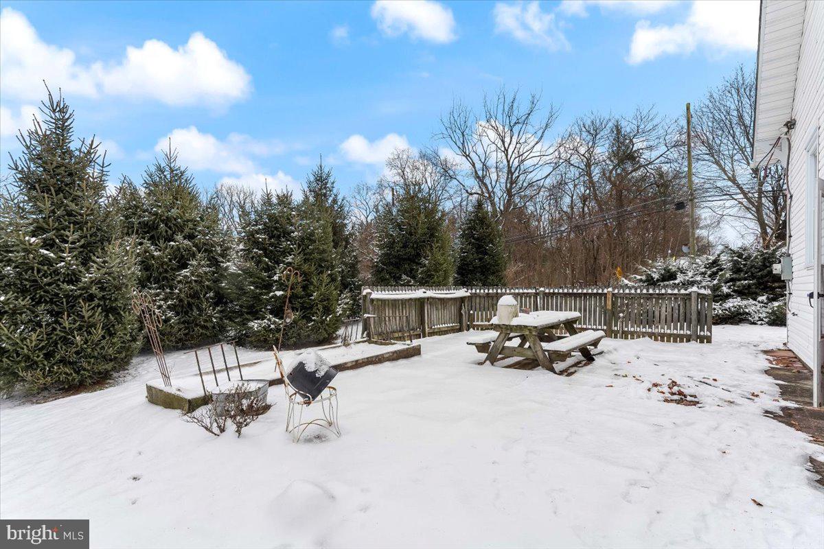 1752 Bethel Road Garnet Valley, PA 19060 - Photo 30 of 34 Side Yard