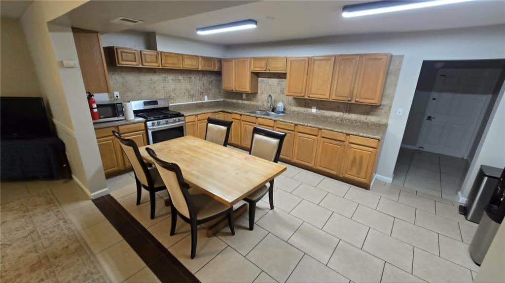 2669 Knoll Road Southeast Smyrna, GA 30080 - Photo 8 of 24
