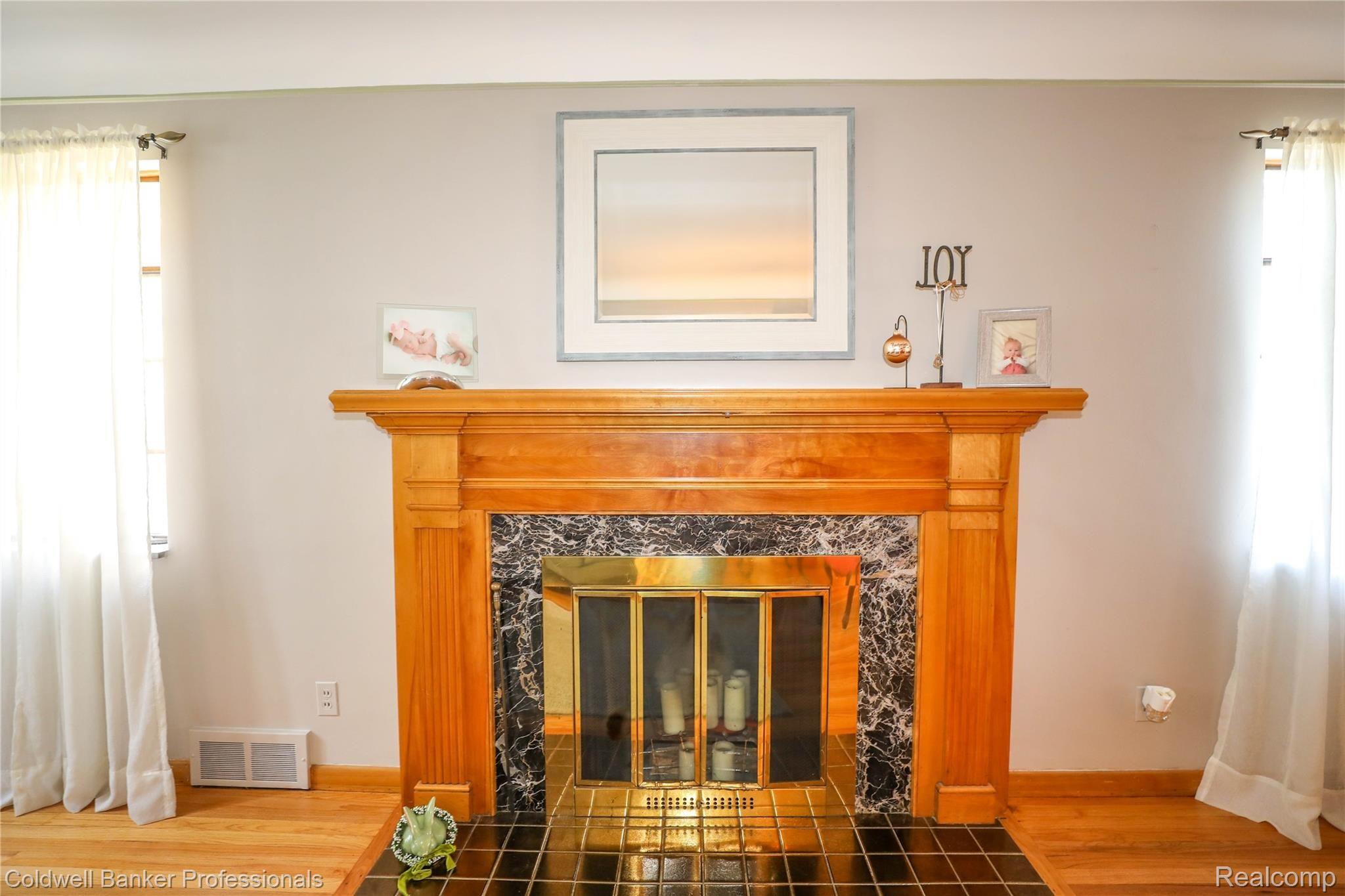 458 Moran Road Grosse Pointe, MI 48236 - Photo 4 of 18 0D3A7530.jpg