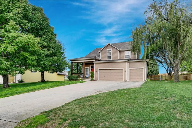 $485,000 | 8477 Timber Trails Drive, De Soto, KS 66018