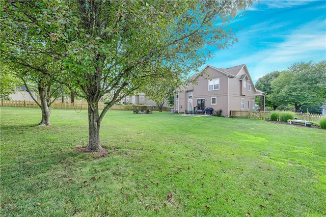 $485,000 | 8477 Timber Trails Drive, De Soto, KS 66018