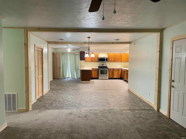 $154,900 | 8937 South 900th Road West, La Fontaine, IN 46940