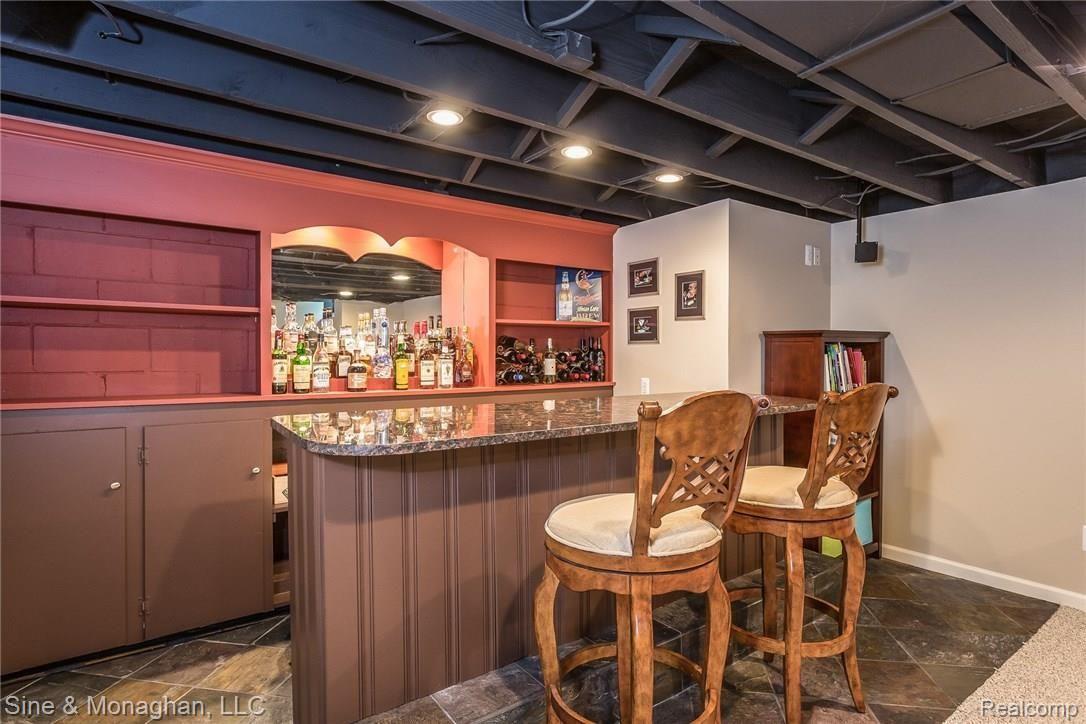 339 Ridgemont Road Grosse Pointe, MI 48236 - Photo 20 of 43 025-Bar-4139944-medium.jpg