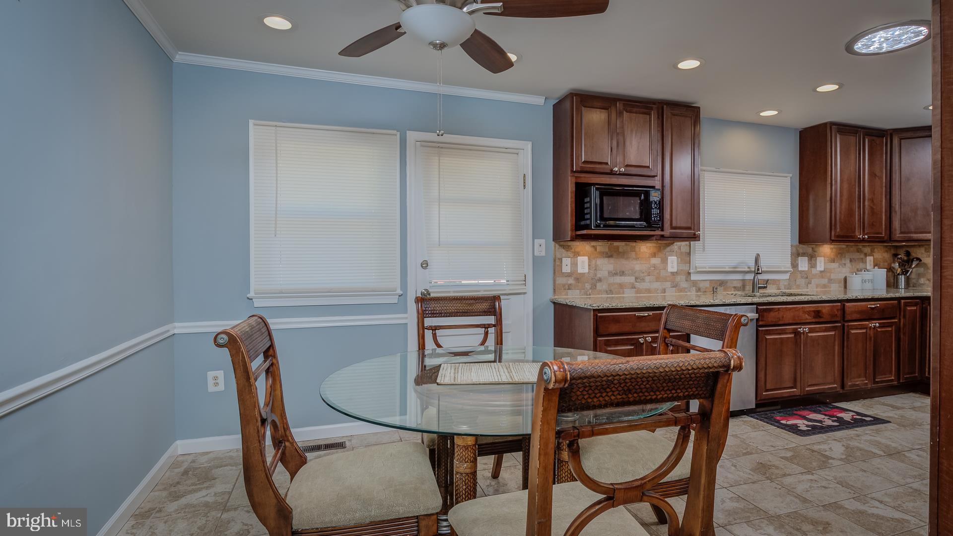 8960 Rolling Road Manassas, VA 20110 - Photo 12 of 41