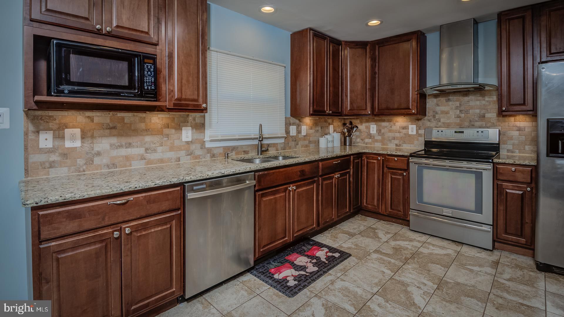 8960 Rolling Road Manassas, VA 20110 - Photo 14 of 41