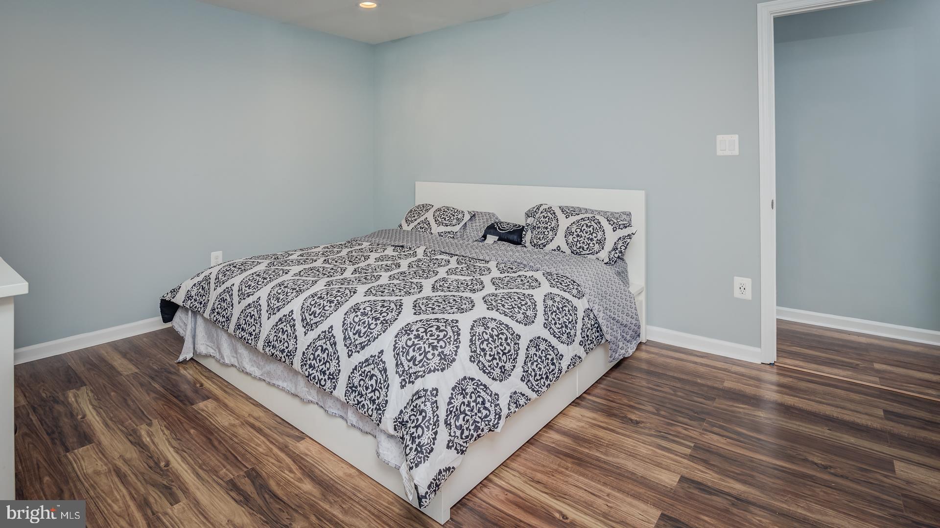 8960 Rolling Road Manassas, VA 20110 - Photo 22 of 41