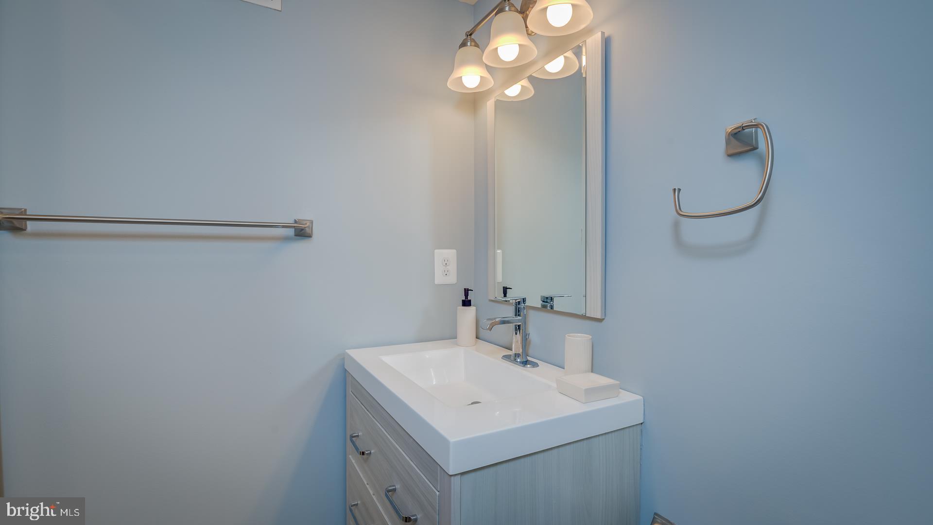 8960 Rolling Road Manassas, VA 20110 - Photo 28 of 41