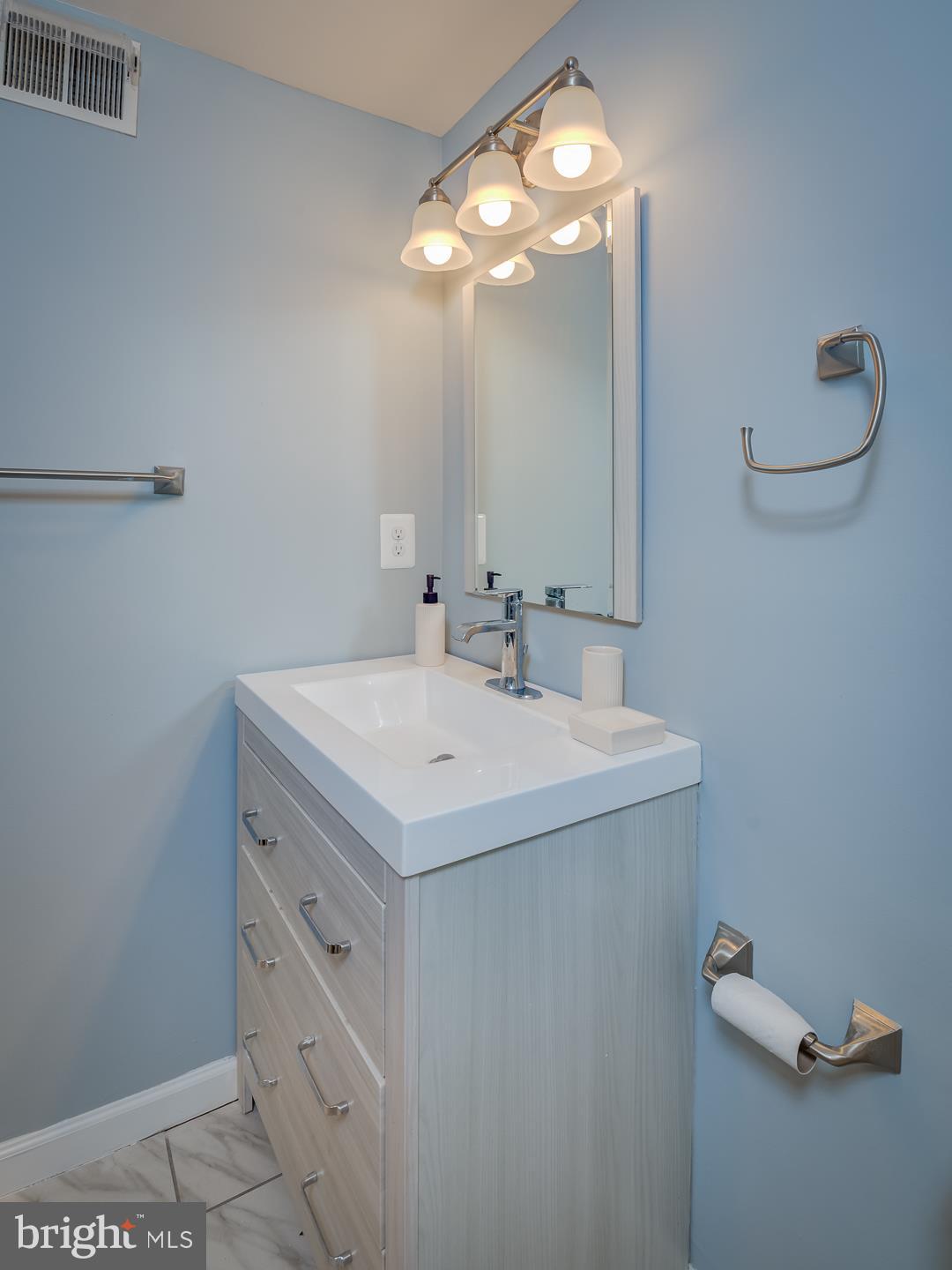 8960 Rolling Road Manassas, VA 20110 - Photo 29 of 41